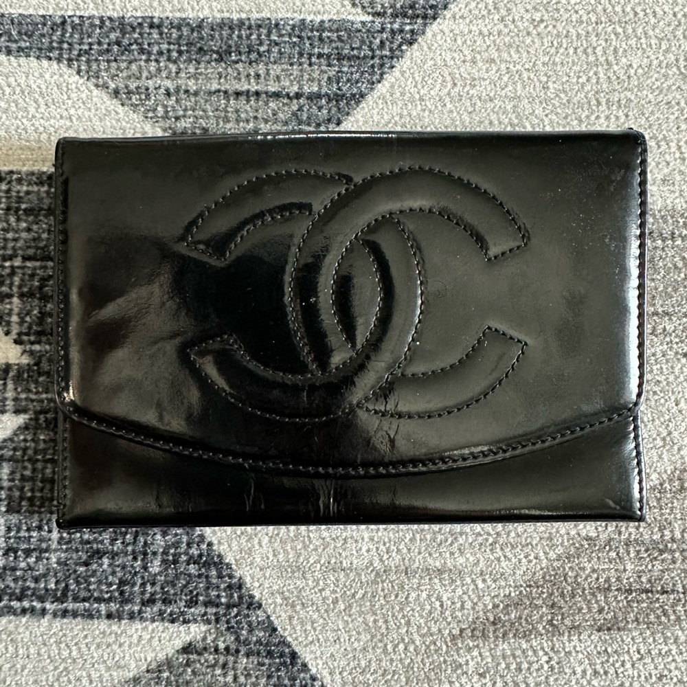 Chanel CC Logo Black Patent Leather Bifold Wallet